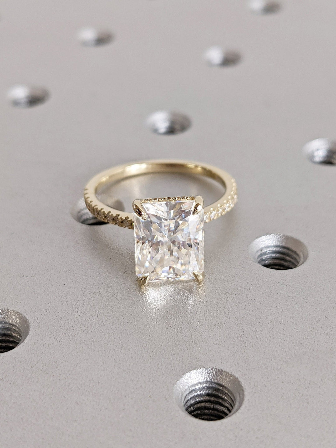 high sparkle engagement ring,