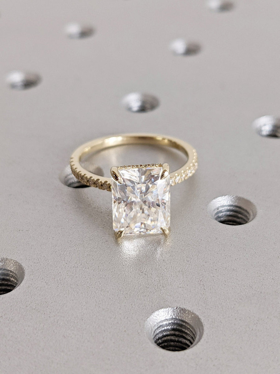 high sparkle engagement ring,