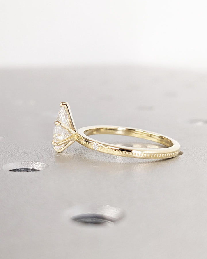 sparkling pear diamond ring,