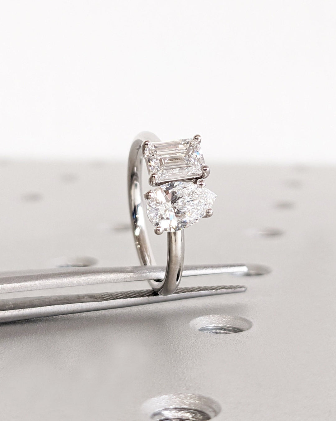 pear emerald toi et moi ring,
