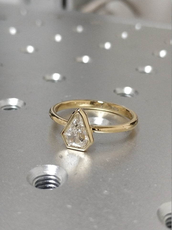 handcrafted kite cut diamond ring,
