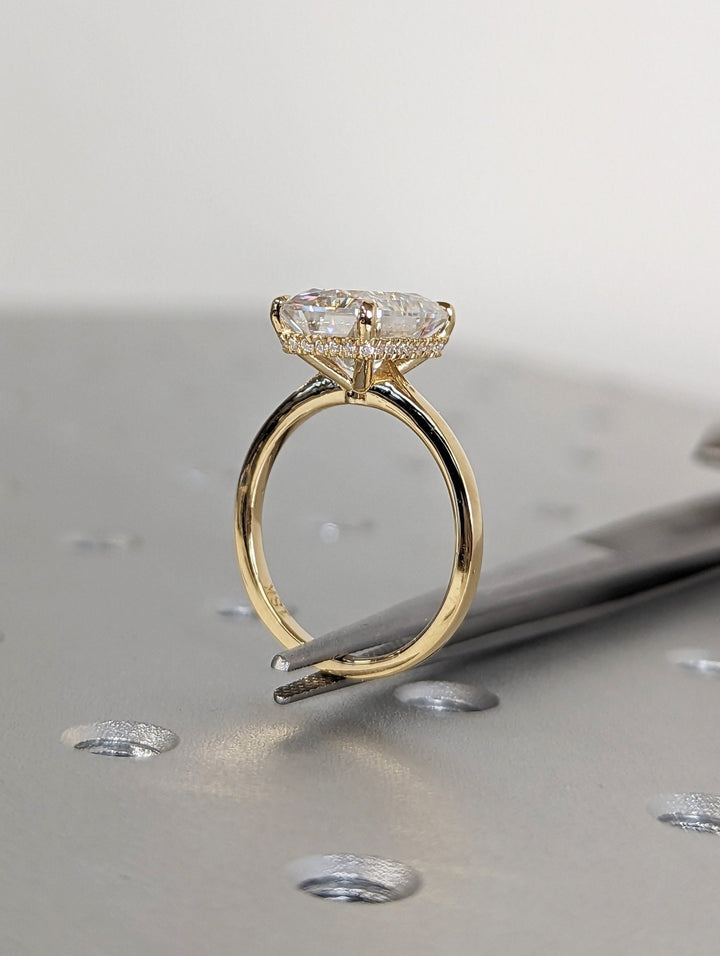 modern radiant engagement ring,