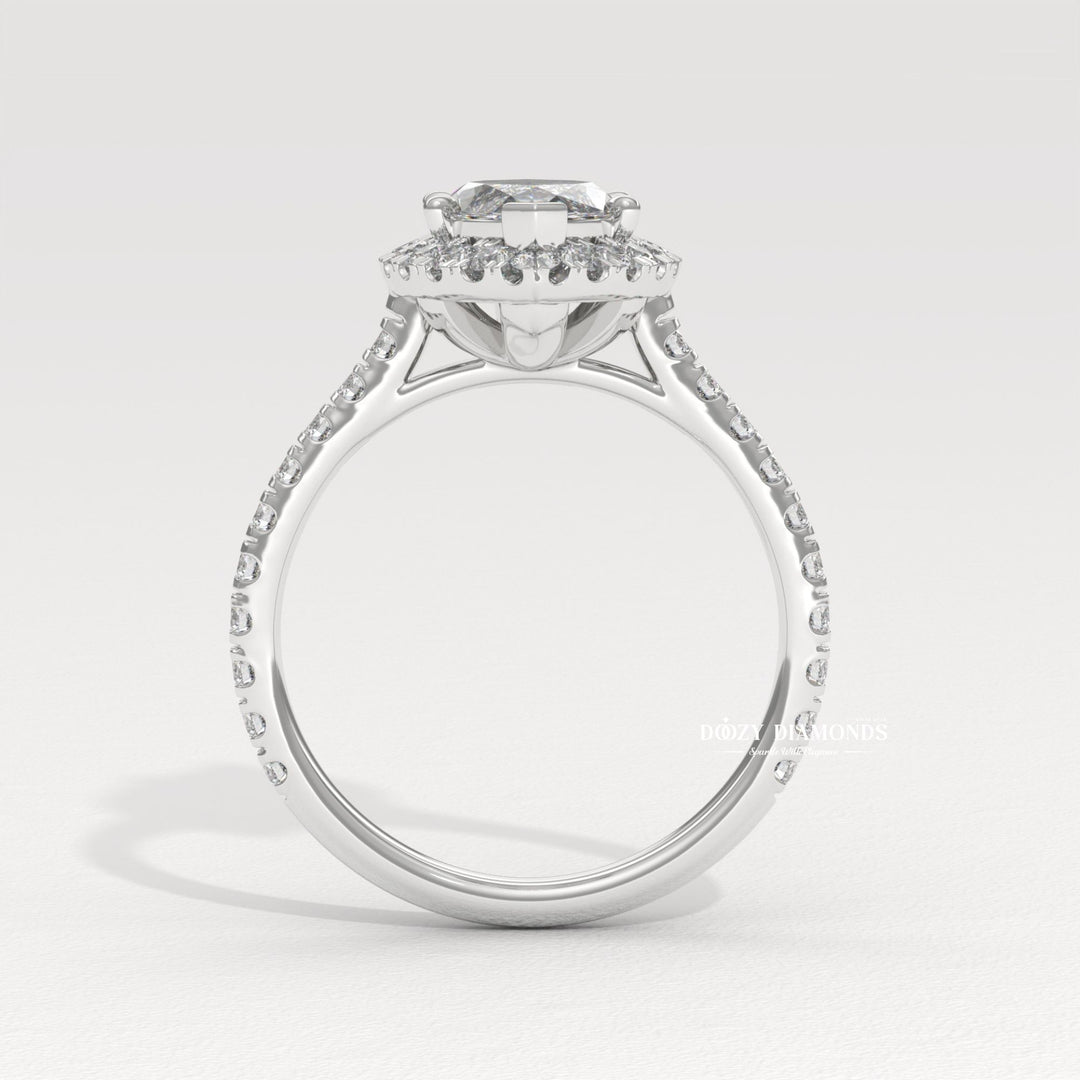 glamorous diamond ring, marquise engagement ring for women, luxury proposal jewelry, wedding jewelry for women, ethical bridal jewelry, modern bridal ring, elegant proposal ring, sustainable luxury jewelry,