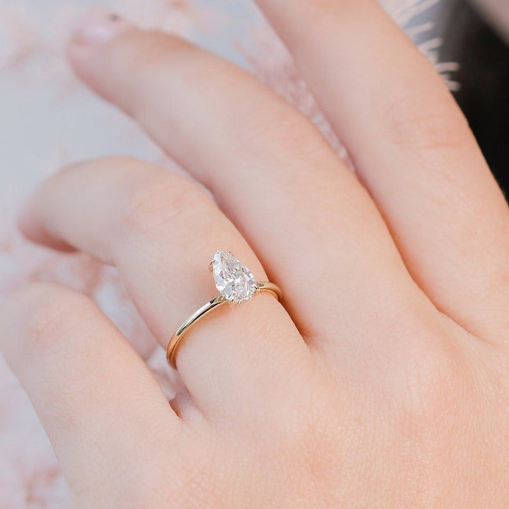 pear cut luxury ring,