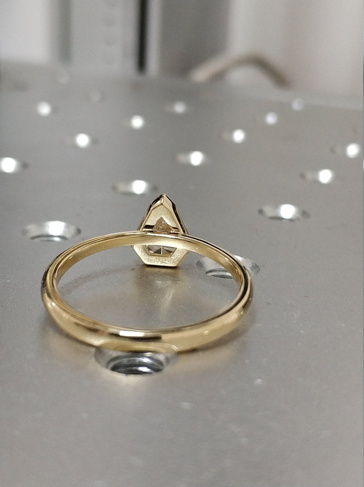 dazzling kite diamond bridal ring,