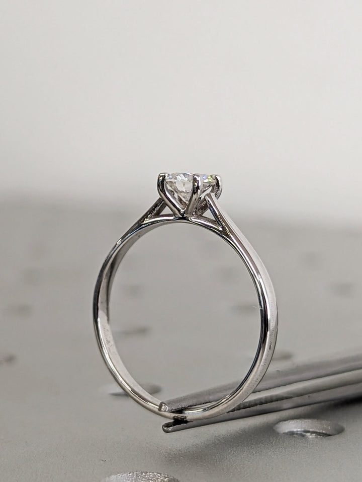 minimalist-engagement-ring
