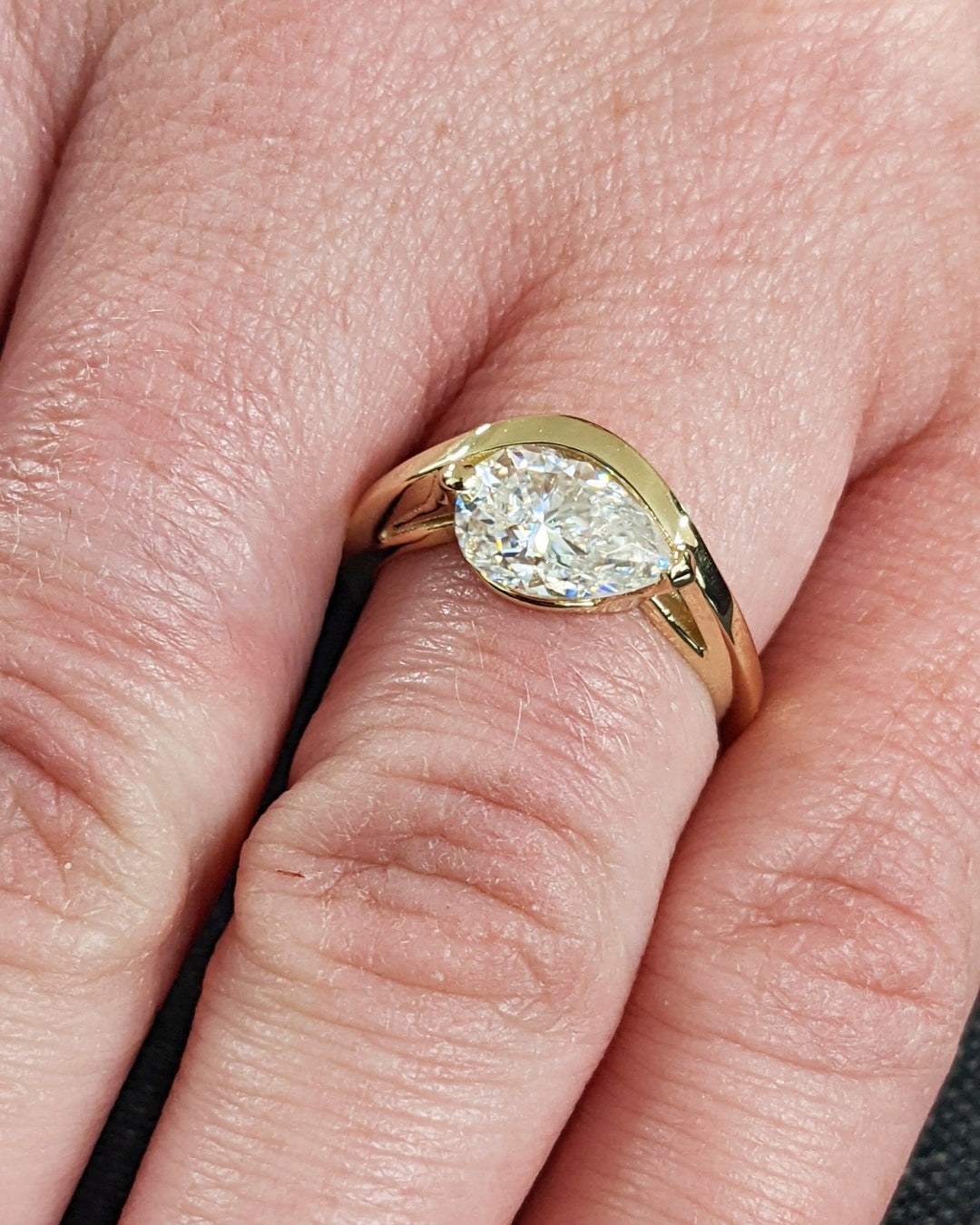modern engagement ring,