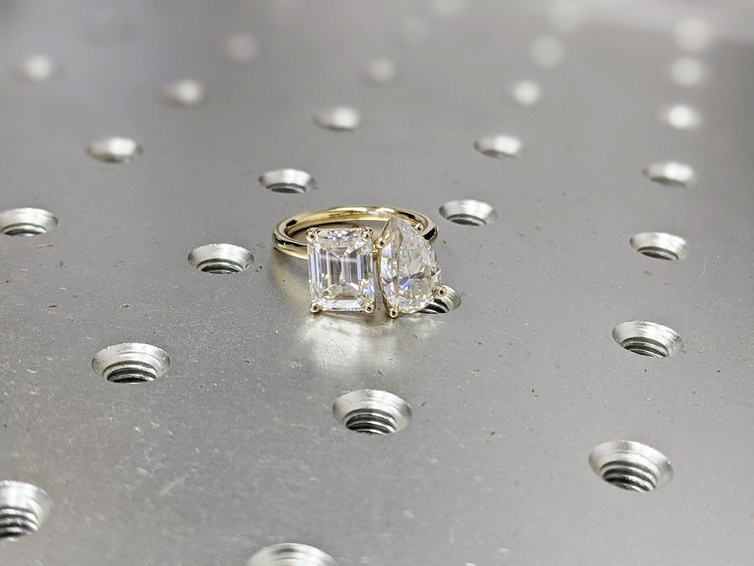 emerald shaped diamond ring,