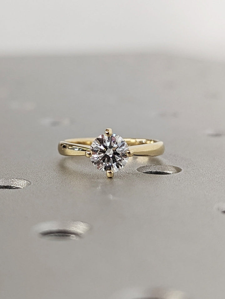 round cut bridal fashion ring,