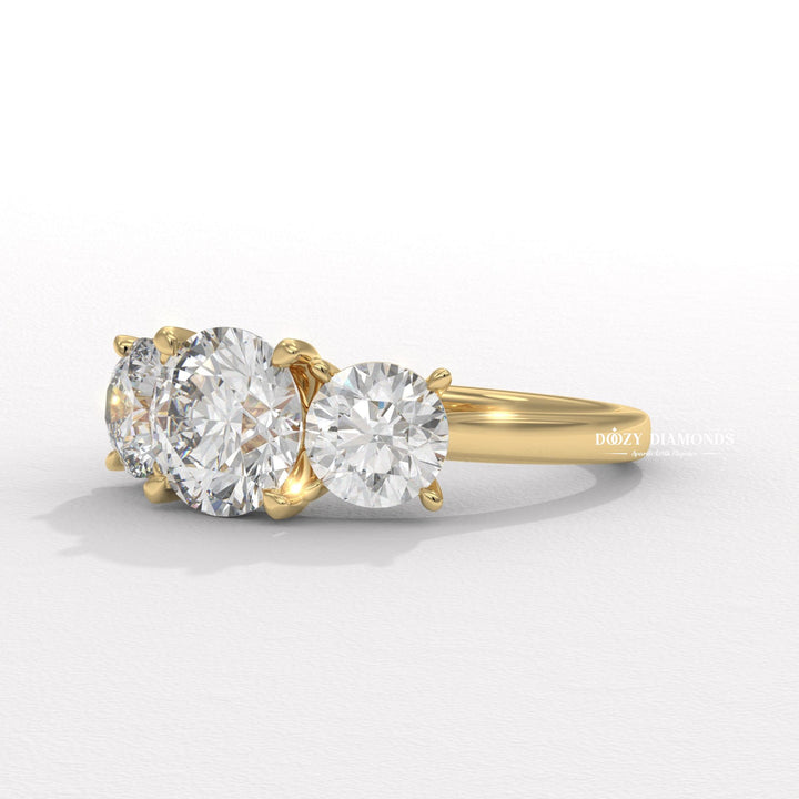 Ethical lab diamond engagement ring
Sustainable three stone diamond ring
14K gold round diamond ring