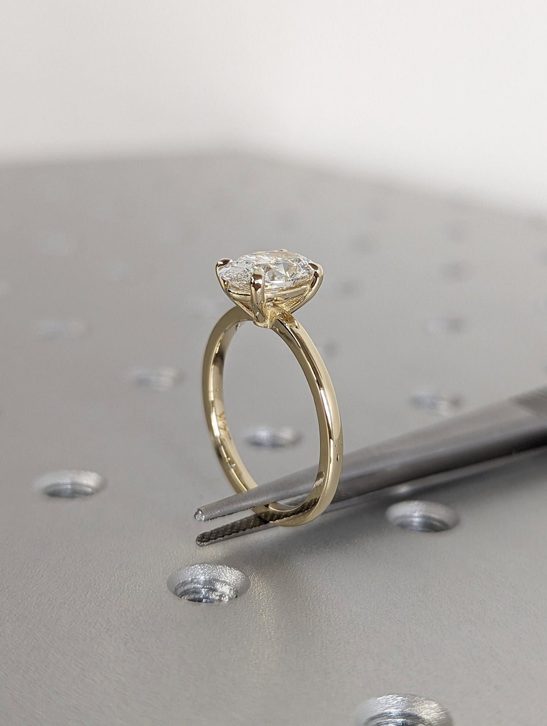 oval diamond luxury ring,