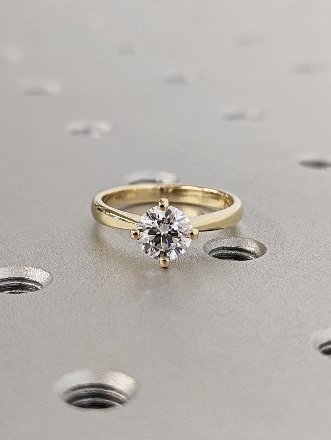 luxury diamond engagement ring