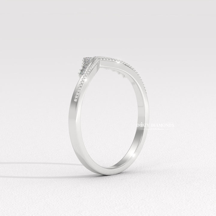 Milgrain Wedding Band in Yellow Gold with Curved Design