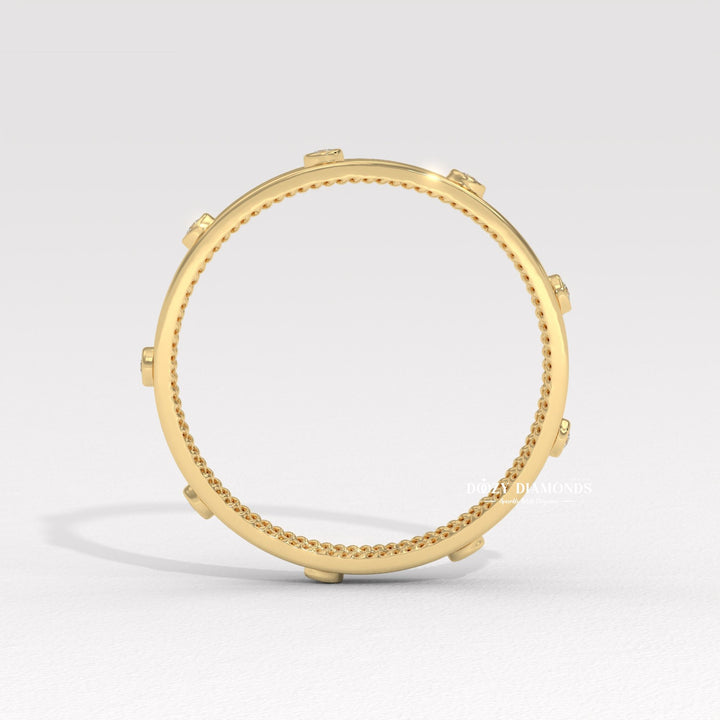 Round Diamond Flush Set Wedding Band