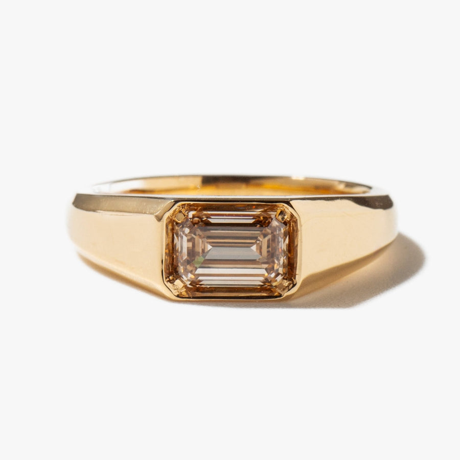 horizontal emerald diamond ring, champagne proposal ring, luxury champagne diamond ring, engagement ring for her, bridal jewelry, wedding jewelry, luxury jewelry gift, modern romance ring,