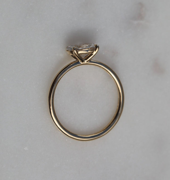oval diamond accessory,