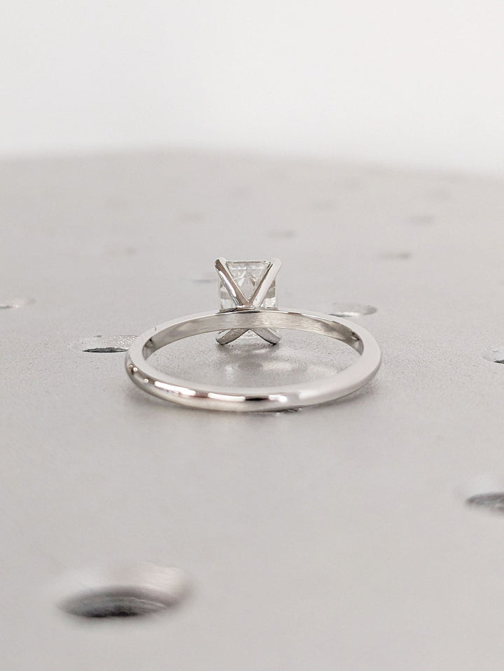 elegant emerald cut ring, luxury
