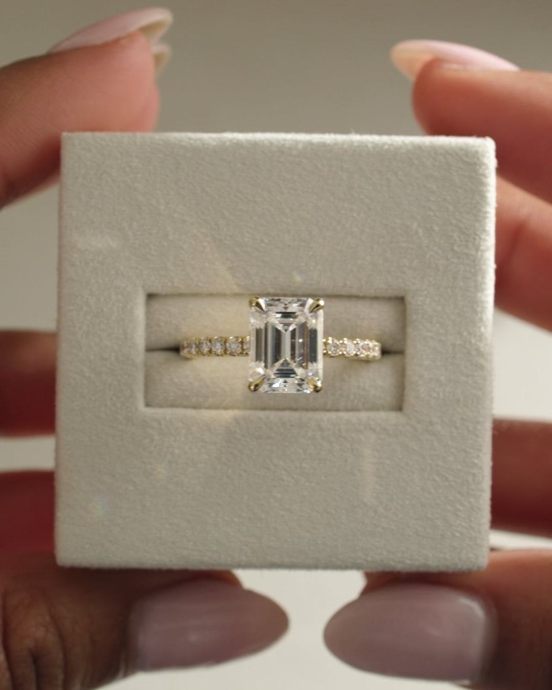 pavé band setting, full pavé band setting, half pavé band setting, micro pavé setting, french pavé setting, u cut pavé setting, bead set pavé setting, bright cut pavé setting, shared prong pavé setting, prong pavé setting, claw prong pavé setting, basket hidden halo setting,