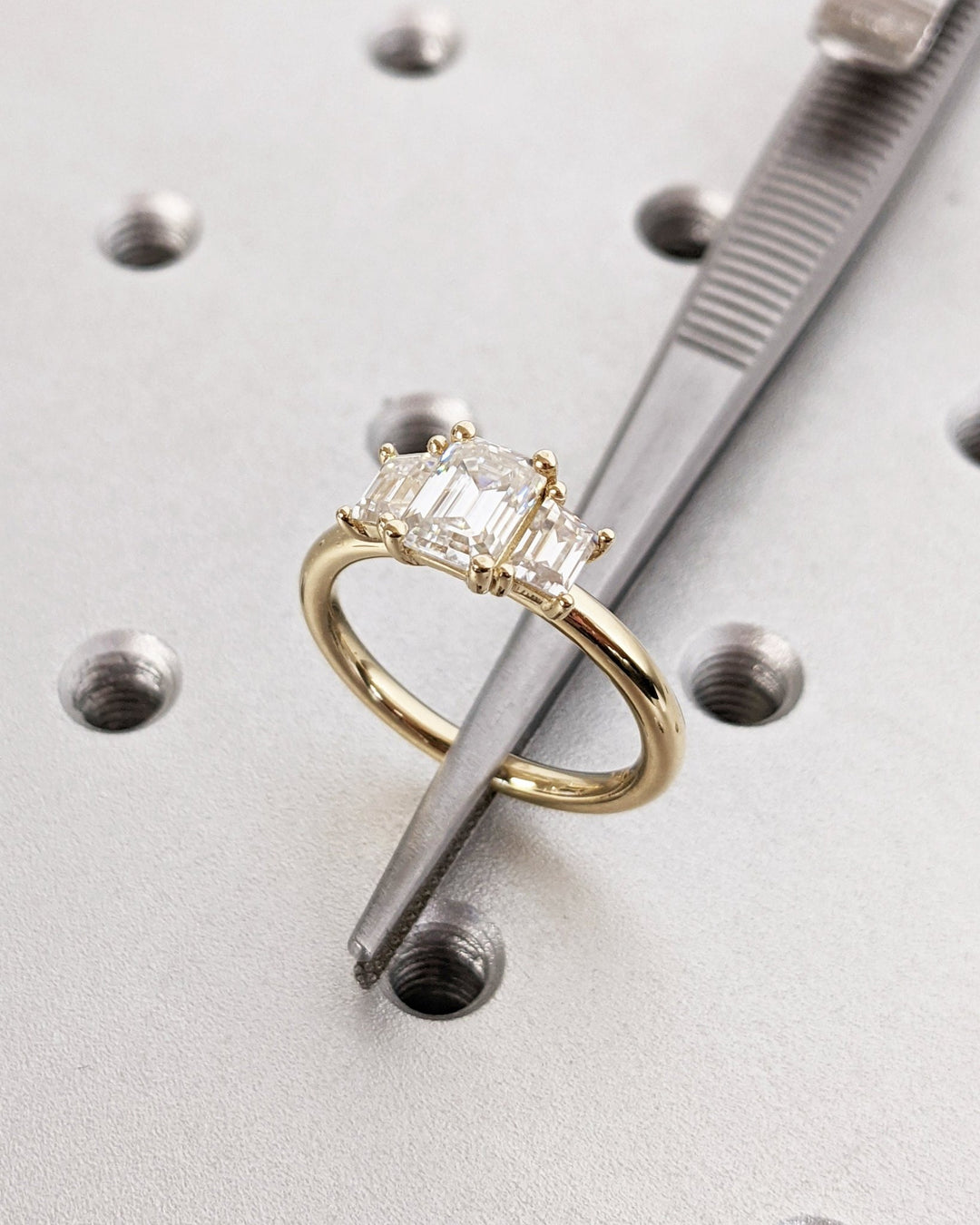 high clarity emerald engagement ring