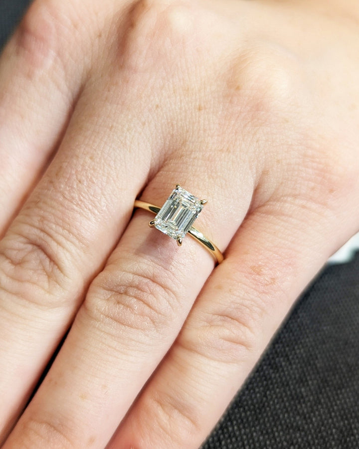emerald diamond wedding band