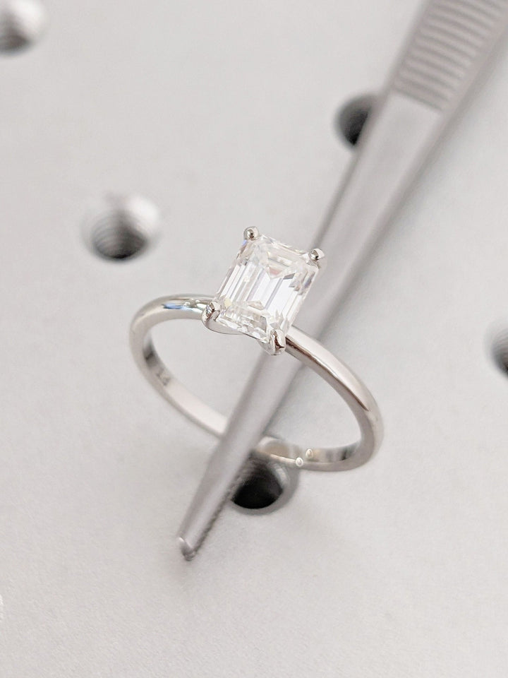 emerald cut luxury jewelry,