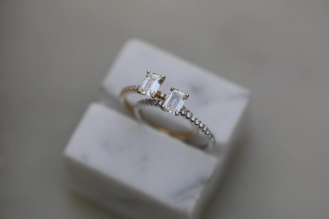 emerald solitaire diamond ring