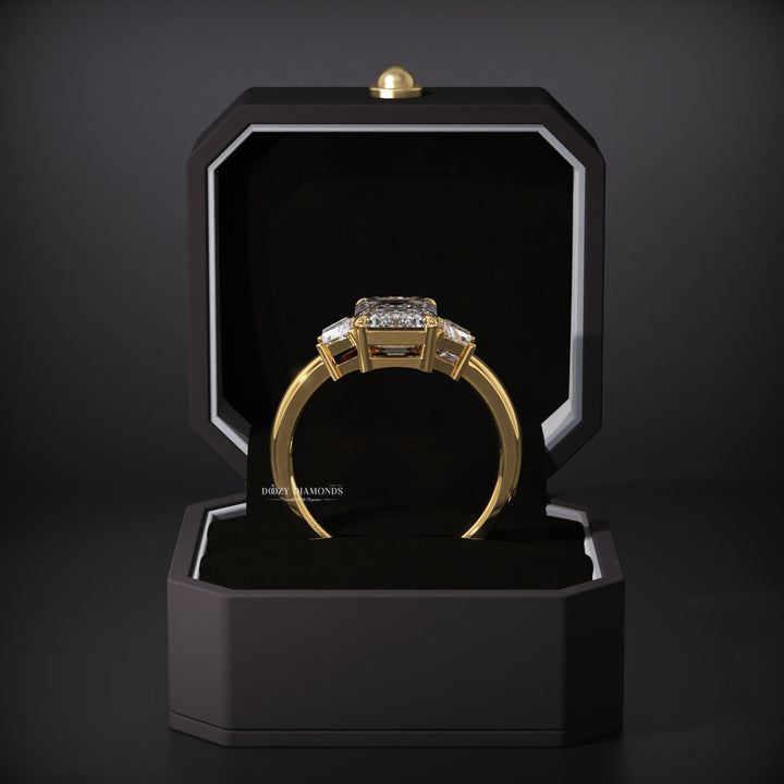 ring
sparkling diamond ring
bridal jewelry ring
premium EVS1 clarity diamond
romantic bridal ring