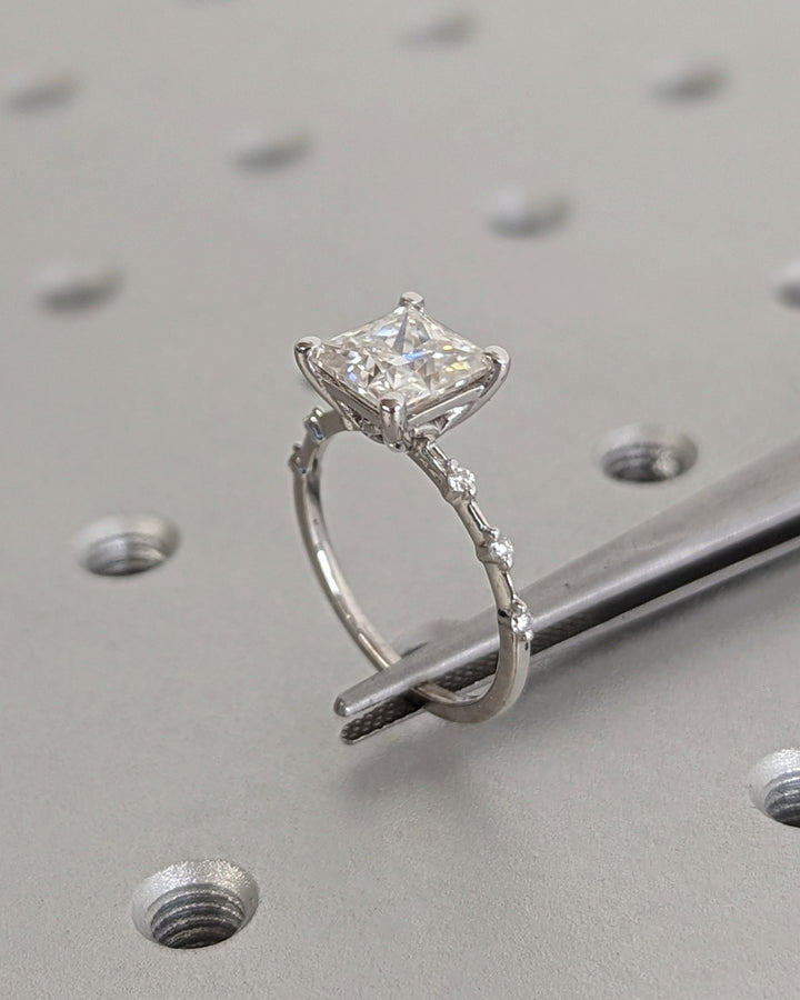 Fine jewelry princess diamond engagement ring