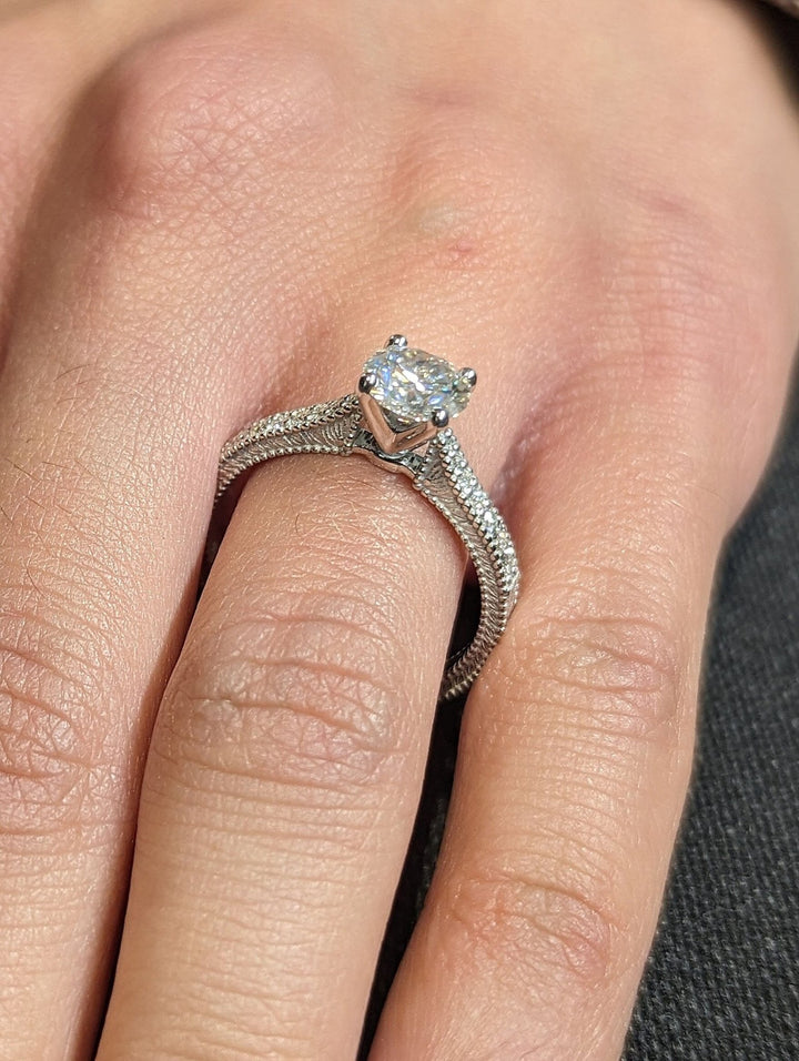 round engagement ring set,