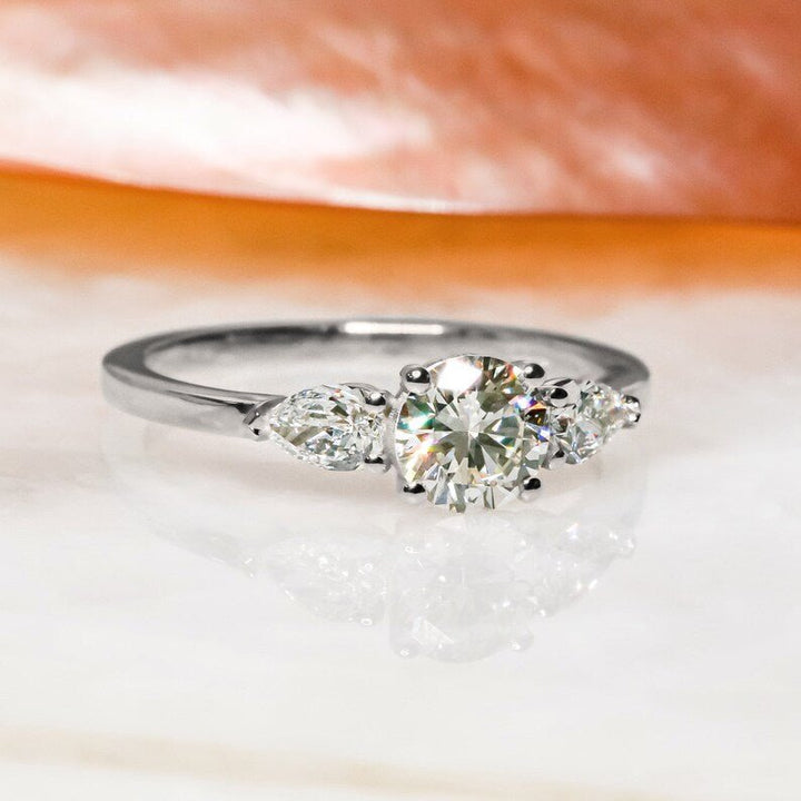 round shape diamond jewelry