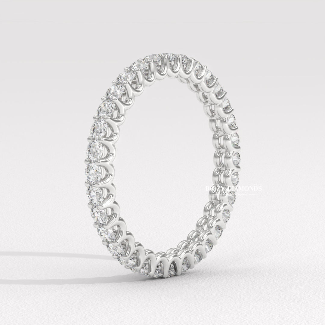 Sustainable wedding band
Ethical diamond jewelry
14k gold eternity band
18k white gold band
