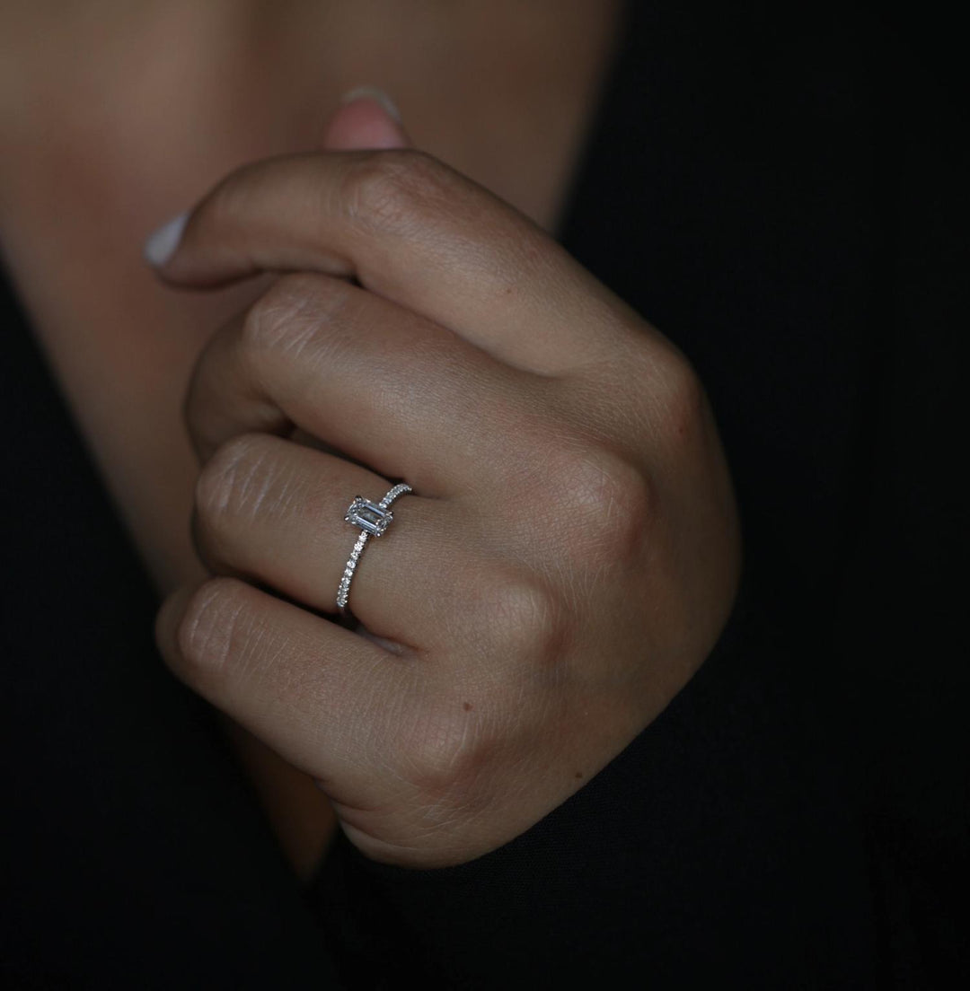 modern engagement ring,