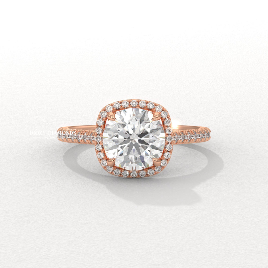 Round diamond halo ring
Classic halo engagement ring
Modern engagement ring
Vintage style halo ring