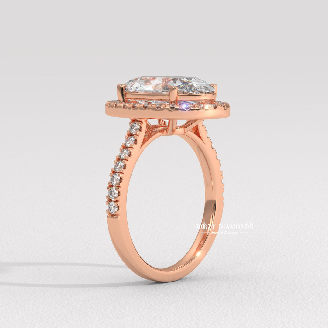 Unique oval engagement ring
Elegant engagement ring
Diamond halo setting
Bridal jewelry
Statement ring