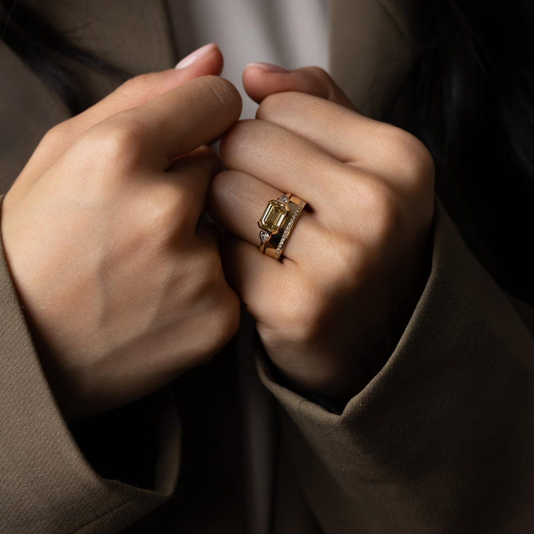 Round Diamond CVD EF/VVS Unique Cigar Style Wedding Band