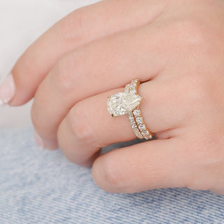 pear-hidden-halo-pave-g-vs1-diamond-engagement-ring