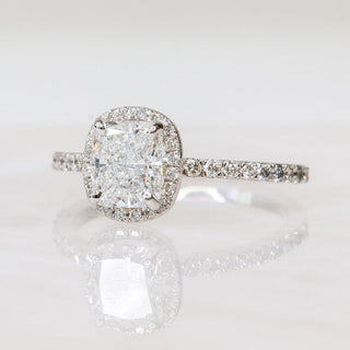 cushion-halo-e-vs1-diamond-engagement-ring