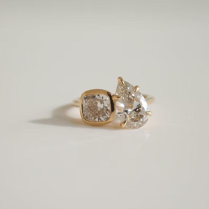 1.0CT-3.0CT Cushion and Pear Cut Diamond Toi et Moi Engagement Ring