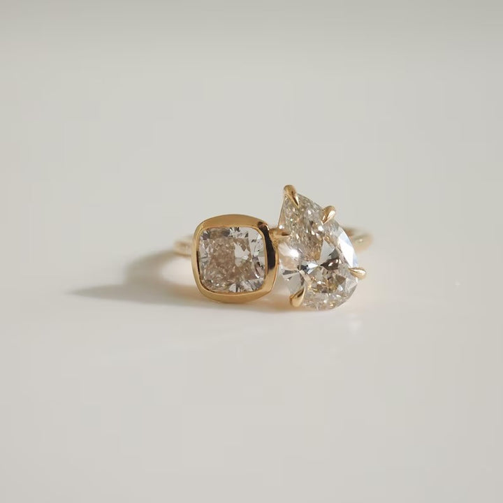 1.0CT-3.0CT Cushion and Pear Cut Diamond Toi et Moi Engagement Ring