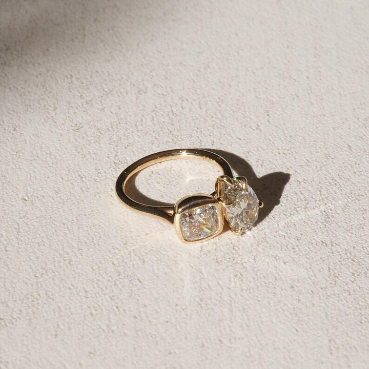 1.0CT-3.0CT Cushion and Pear Cut Diamond Toi et Moi Engagement Ring