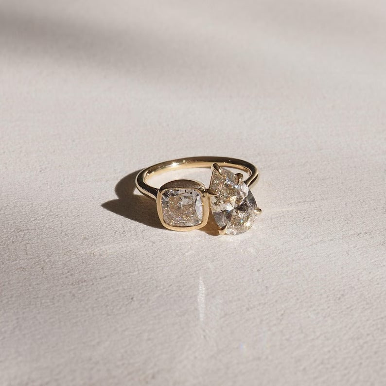 1.0CT-3.0CT Cushion and Pear Cut Diamond Toi et Moi Engagement Ring