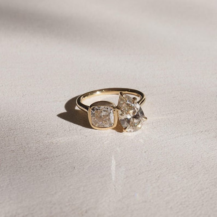 1.0CT-3.0CT Cushion and Pear Cut Diamond Toi et Moi Engagement Ring