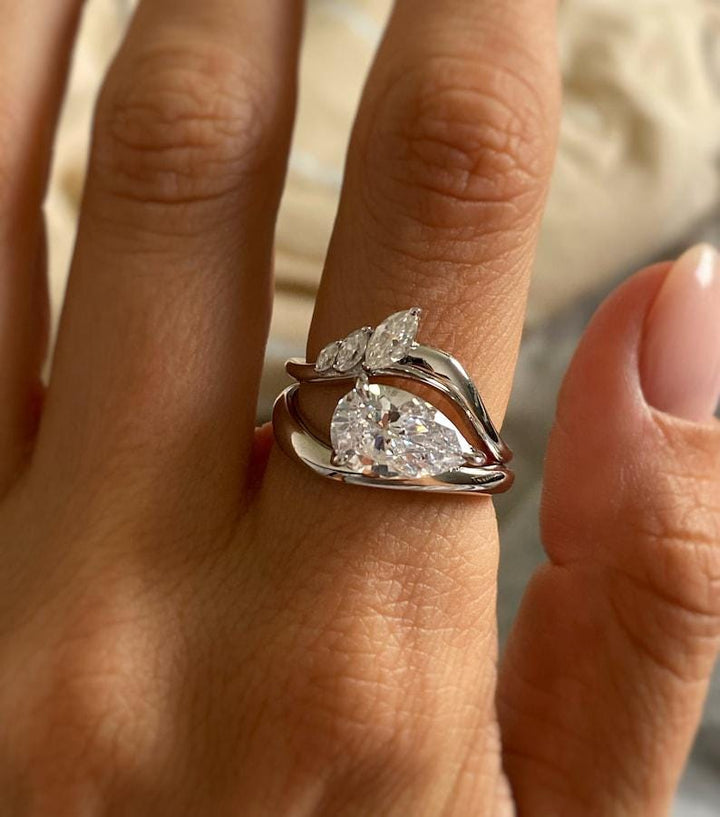Pear Diamond CVD EF/VVS Curved Three Stone Wedding Band