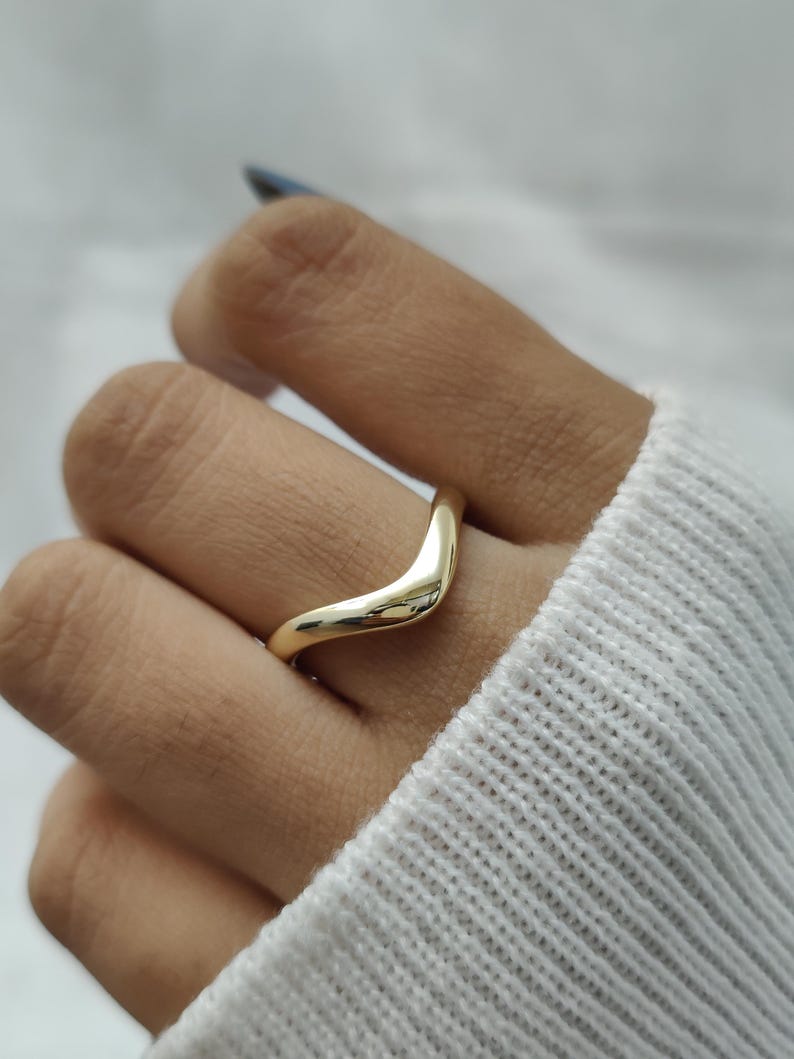 14k|18K Solid Yellow Gold Unique Wavy Curved Wedding Band