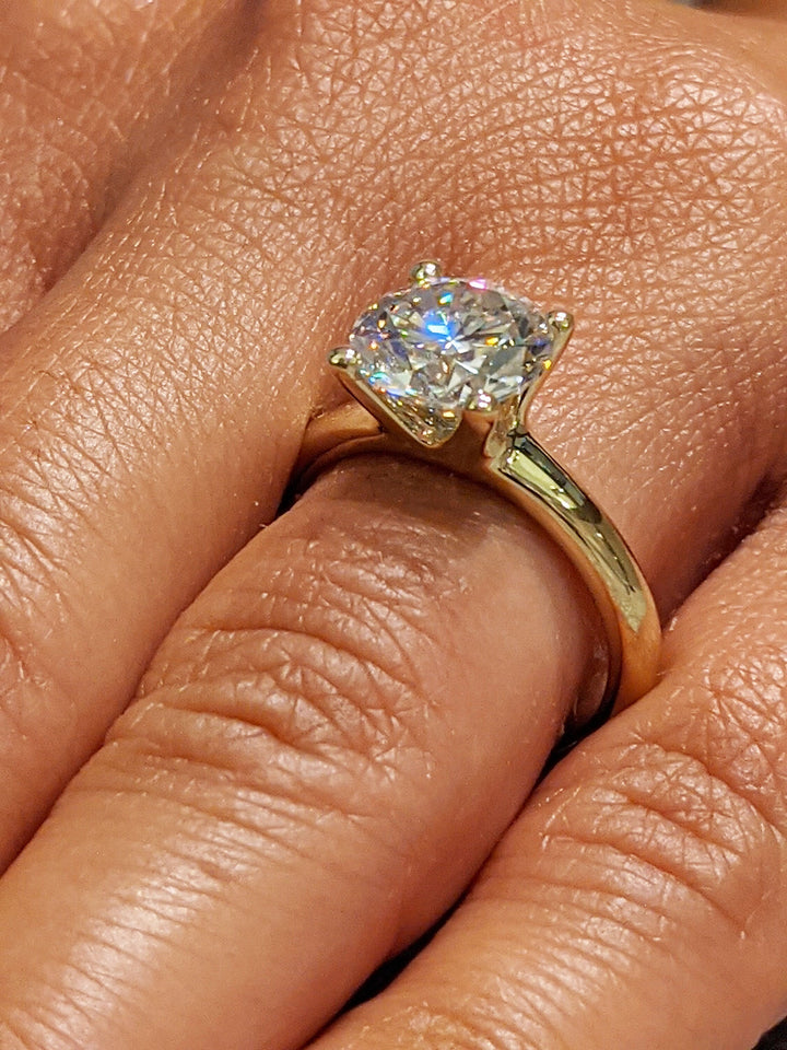 2.50CT Round Cut Solitaire Lab Grown Diamond Engagement Ring For Women