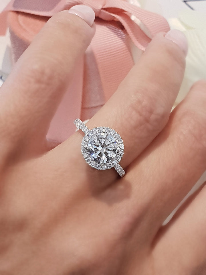 2-0-ct-round-cut-halo-g-vs1-lab-grown-diamond-engagement-ring