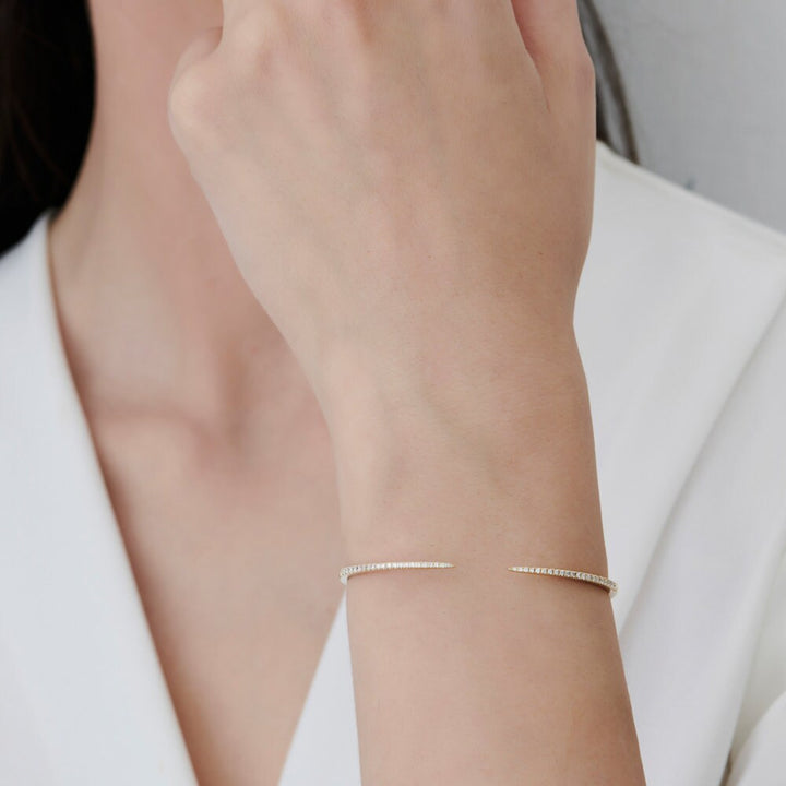 Round Cut Cuff Diamond Bangle Bracelet for Women