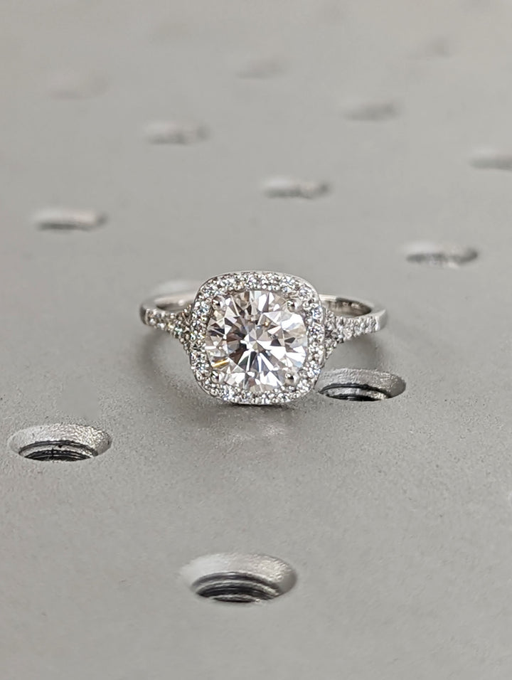 1.50CT Round Cut Halo Lab Grown Diamond Pave Engagement Ring For Women