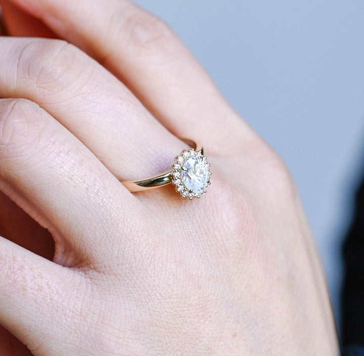 1.0CT Oval Cut Floral IGI Certified Lab Grown Diamond Engagement Ring For Her