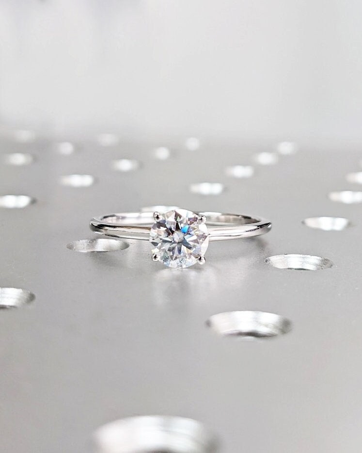1.0CT Round Cut Solitaire Lab Grown Diamond Engagement Ring For Women